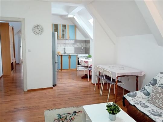 Izdajemo namešten stan, Stara Bežanija ID#2558