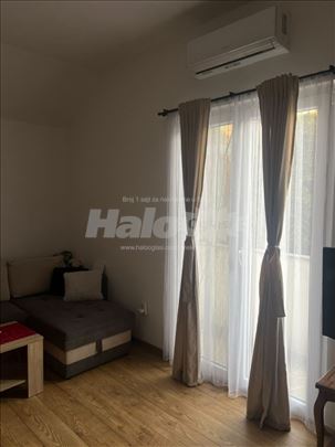 Jednosoban stan sa terasom i parkingom na Banjici