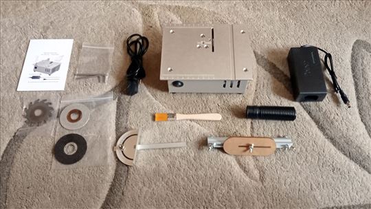 Mala stona testera sa kompletnom opremom