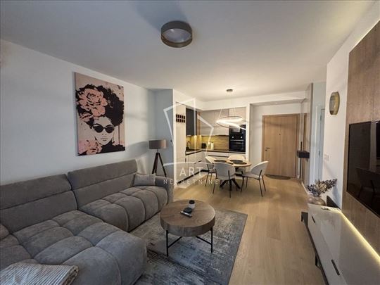 Namešten, sa garažom, BW ID#14170