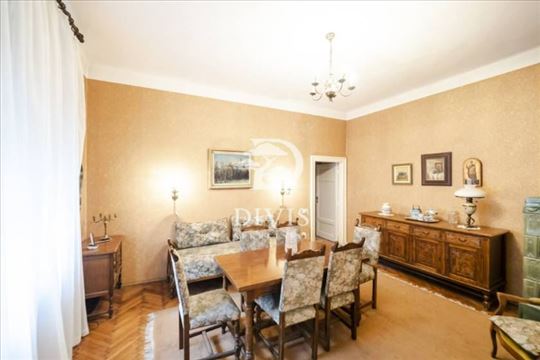 Prostran salonski stan od 103m², Svetoazara Radića