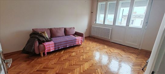 Stan Mladenovac izdavanje