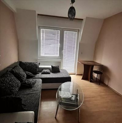 Stan na odličnoj lokaciji, kod Kliničkog centra