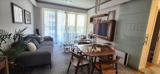 U kompleksu Westu 65