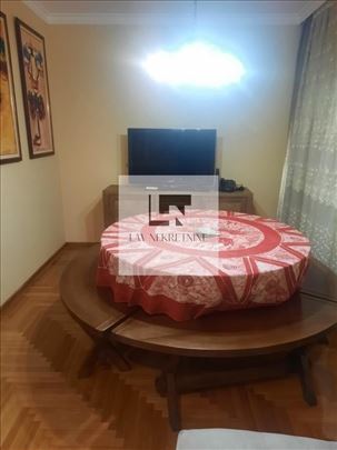 Veliki i komforan stan na Voždovcu