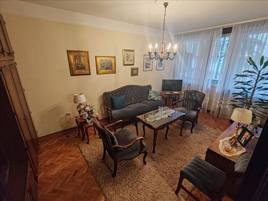 Zvezdara, Lion, 1.5 Bulevar kralja Aleksandra