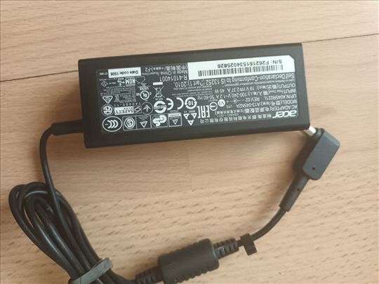 Acer adapter (punjač za laptop) 19V = 2.37A