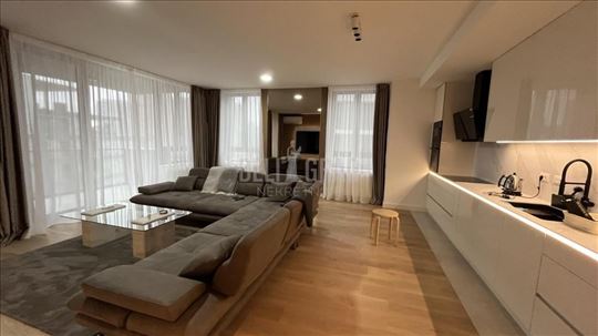 Atraktivan, izuzetan stan, BW - Sensa