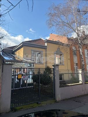 Centar, stambena zgrada kao poslovni prostor