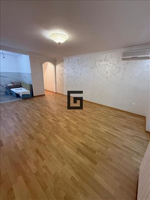 F.Cigla, stan 76m2, 3.0 renoviran ID#1924