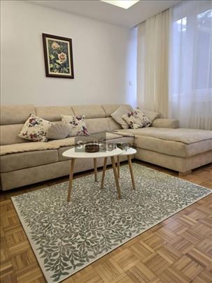 Hadžipopovac, Albanske spomenice, TC Zira