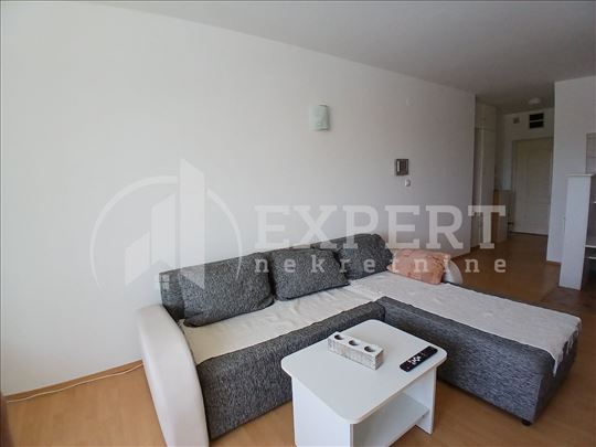 Izdaje se jednoiposoban stan u kompleksu Magdon, 4