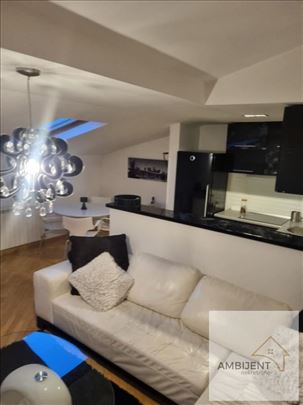 Izdaje se stan na Gundulićevom vencu 96m2 čaroban 