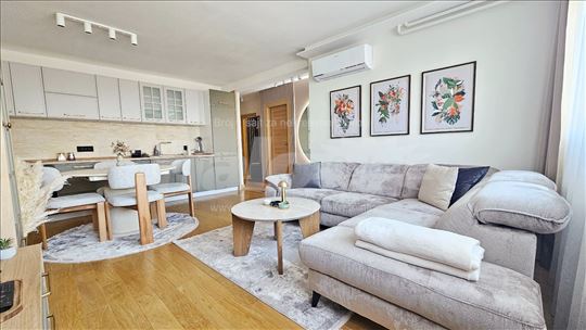 Izdajem moderan stan kod nove zeleznicke stanice