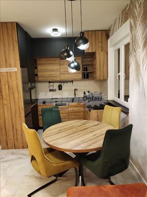 Moderan, porodičan stan sa parkingom