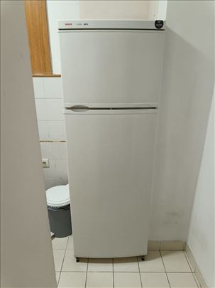 Prodaja polovnog frižidera/zamrzivača BOSCH cooler