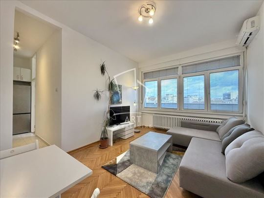 Renoviran, u blizini Saborne crkve ID#14187