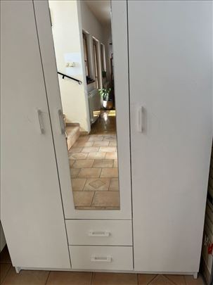 Trojrilni orman sa ogledalom