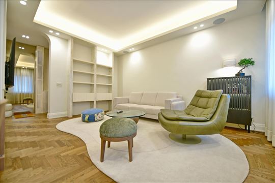 Trosoban, svetao, stan za izdavanje – Novi Beograd