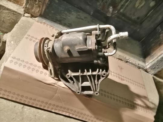 Audi 100 C3 2.3 kompresor klime, ispravan