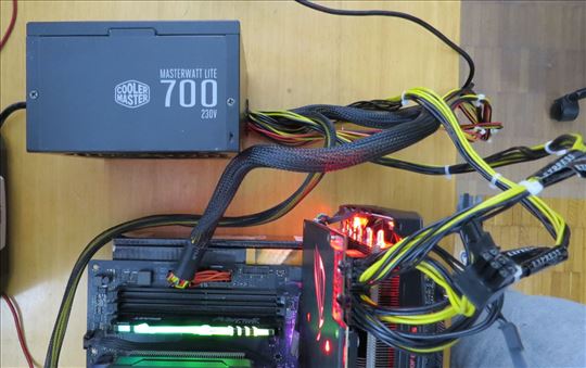 Cooler Master MasterWatt Lite 700W 4x 8(6+2) pin