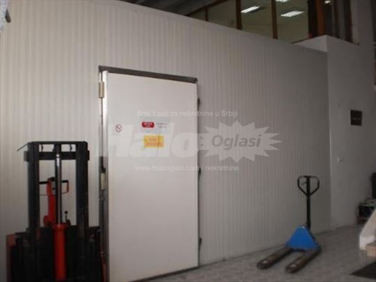 Hladnjaca 120m2 + magacin 50m2 + kancelarije 50m2