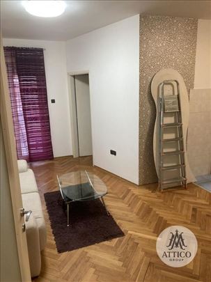 Izdaje se stan-Liman 1