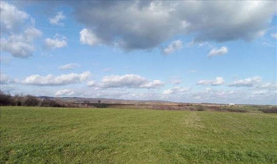 Jazak plac 900m2 polj.zemljište top lokacija HITNO