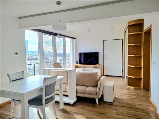 Kosančićev Venac 3-soban renoviran stan lep pogled