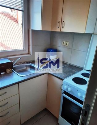 Jednosoban stan 30 m², Voždovac, Kumodraž, 1. spra