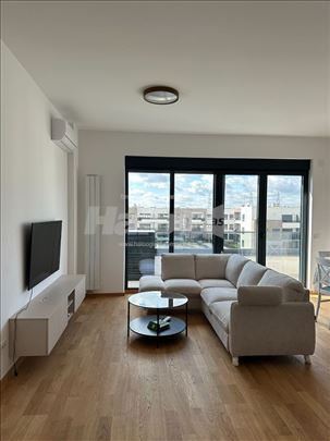 Luksuzan dvosoban stan sa garaznim parkingom