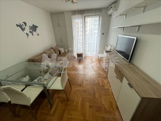 Namešten - 1.5 sobni - uz Bulevar Oslobođenja