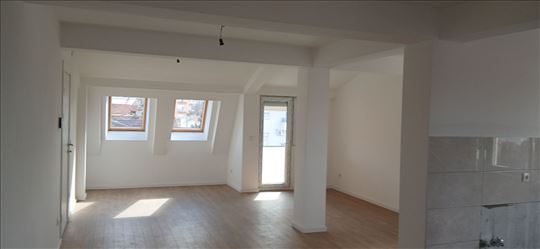 Novogradnja-Učiteljsko naselje - stan od 83,707 m2