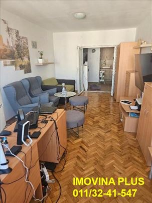 Odličan 3.0 renoviran, Banijska, Gornji grad