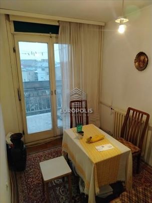 Odličan dvosoban stan u srcu Zemuna ID#9097