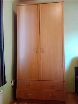 Ormar očuvan, povoljno