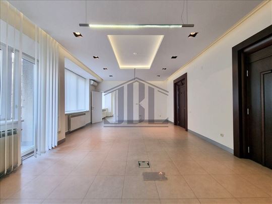 Poslovni prostor za izdavanje, Vračar 223 m2