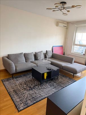 Prodaja stana,Belvil sa garažom