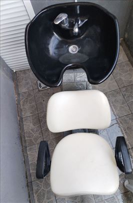 Samponjera sa baterijom u funkcionalnom stanju