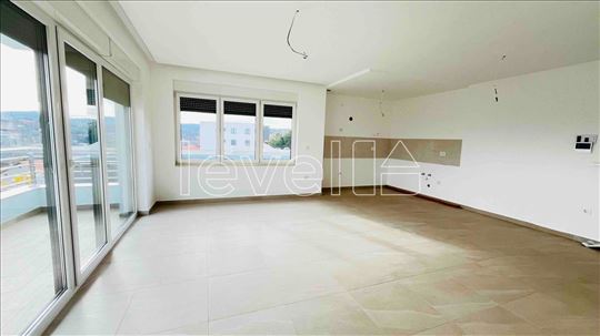 Stan,Sremska Kamenica,Sremska Kamenica,kv: 93.00,