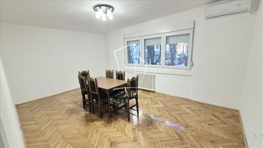 Botanička bašta, Kneza Danila, 68m2 ID#142151