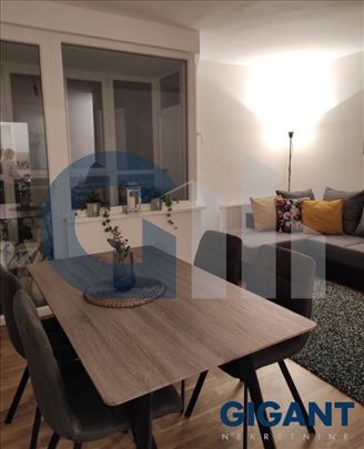 Cetkova pijaca, 75m2, III, cg,