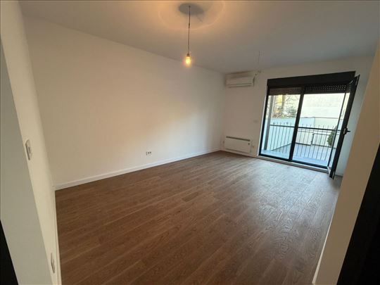 Cvetkova pijaca, novogradnja, garaža, ID 24726