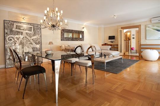 Dedinje kuća sa bazenom