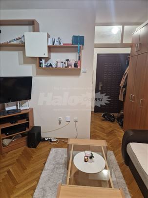 Izdaje se garsonjera u Bore Prodanovica