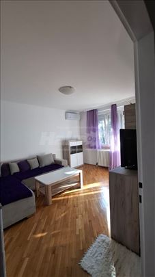 Izdajem potpuno namešten stan u Sime Lozanića