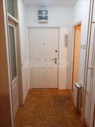 Izdajem stan kod Ade Ciganlije-Radnicka