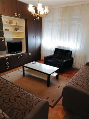 IZDAVANJE stana, početak Prvomajske kod Maxija