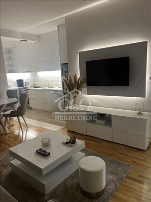 Luksuzno opremljen jednoiposoban stan sa garažnim 