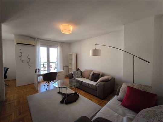 Moderno uređen dvosoban stan